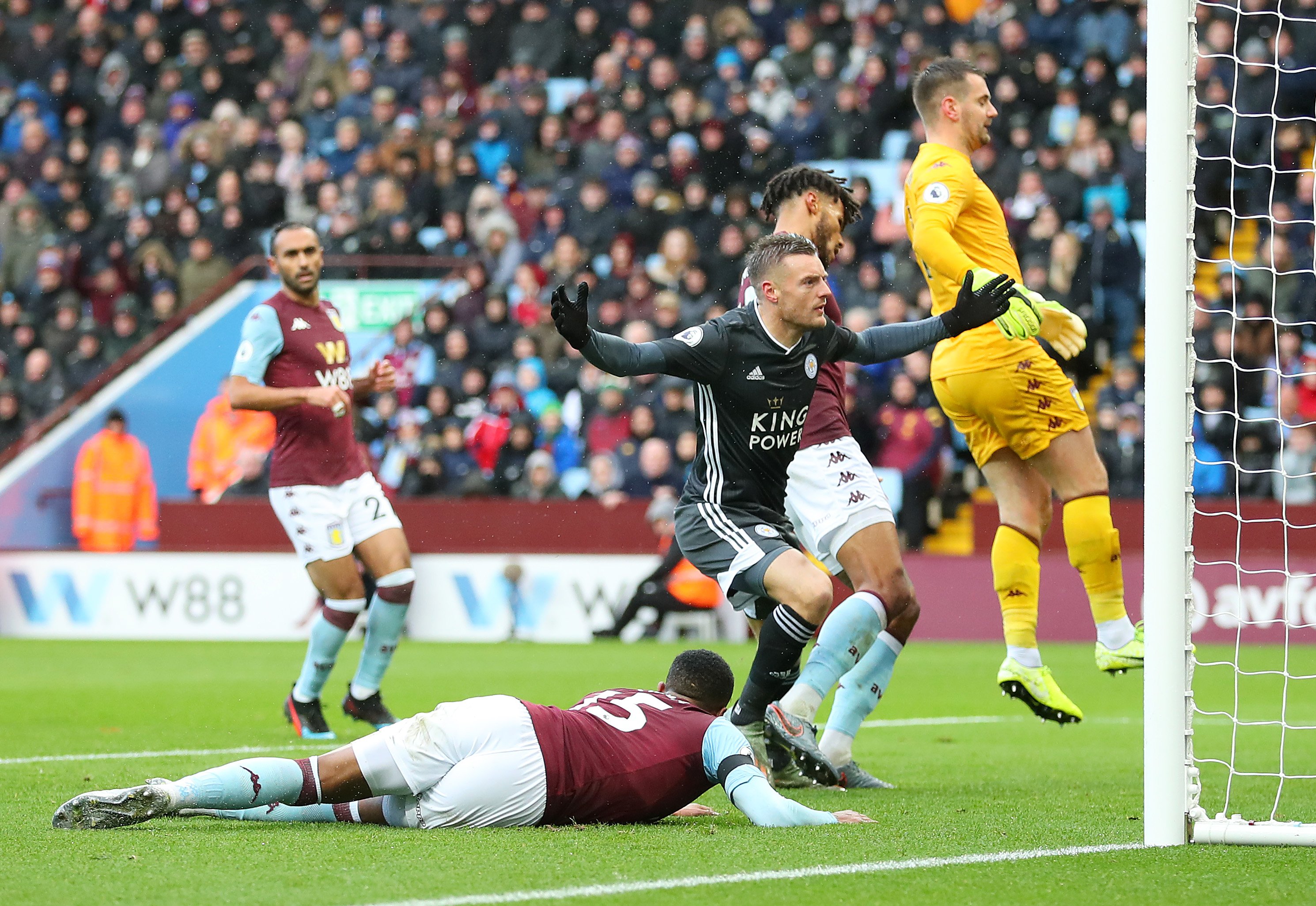 作为其中的 作为其中的